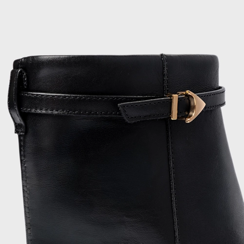 Bota Minimalist Bico Alongado Couro Preto