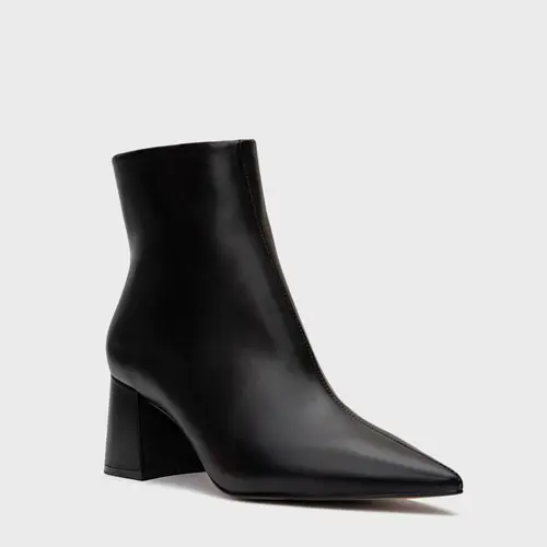 Bota Classic Salto Bloco Couro Preto