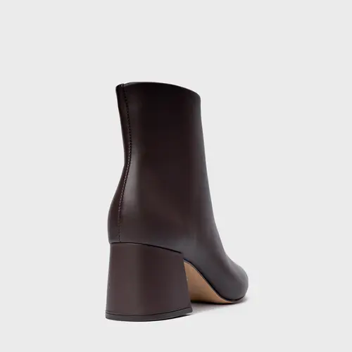 Bota Classic Salto Bloco Couro Marrom Wardly Brown