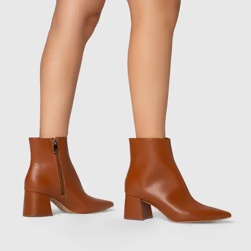 Bota Classic Salto Bloco Couro Marrom Bourbon