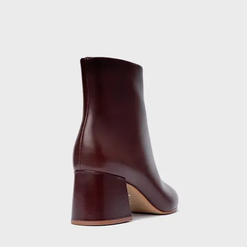 Bota Classic Salto Bloco Couro Vinho Dark Mahogany