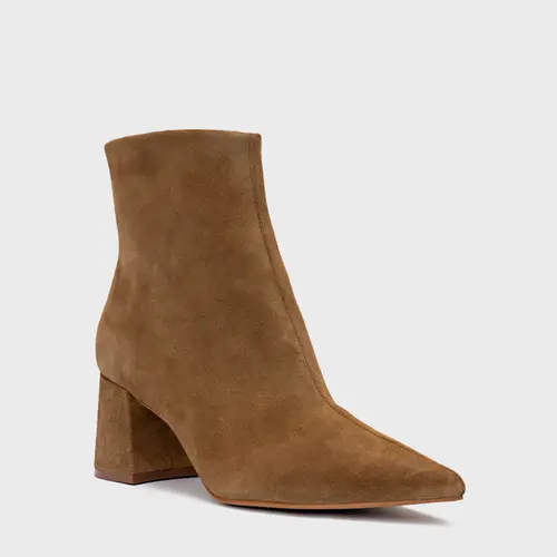 Bota Classic Salto Bloco Couro Suede Bege Safari