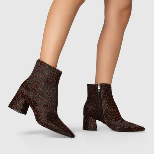 Bota Classic Salto Bloco Pelo Animal Print Brown