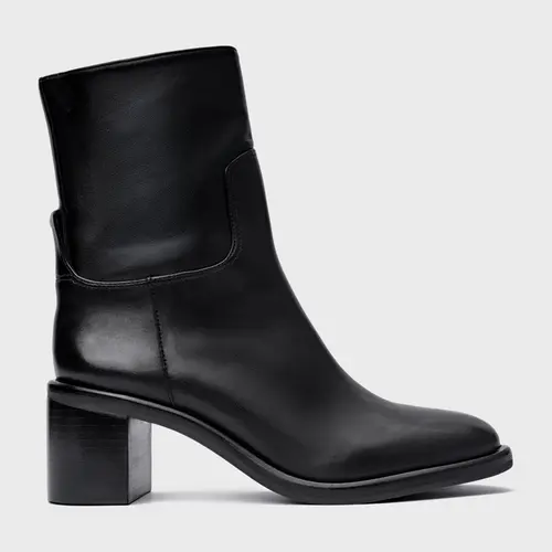 Bota Timeless Salto Bloco Couro Preto