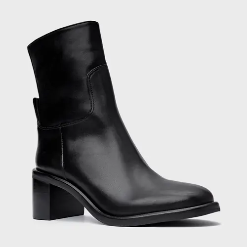 Bota Timeless Salto Bloco Couro Preto