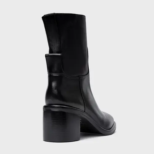 Bota Timeless Salto Bloco Couro Preto