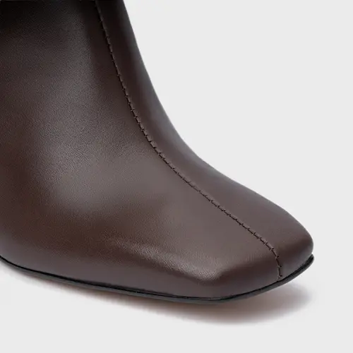 Bota Stylish Salto Reto Couro Marrom Wardly Brown