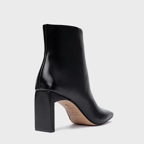 Bota Stylish Salto Reto Couro Preto
