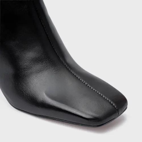 Bota Stylish Salto Reto Couro Preto