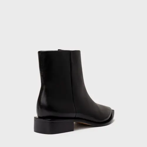 Bota Classic Bico Fino Couro Preto