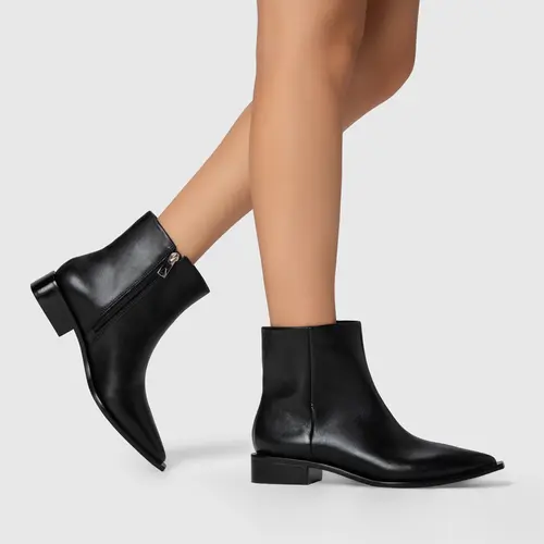 Bota Classic Bico Fino Couro Preto