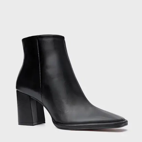 Bota Classic Bico Quadrado Salto Bloco Couro Preto