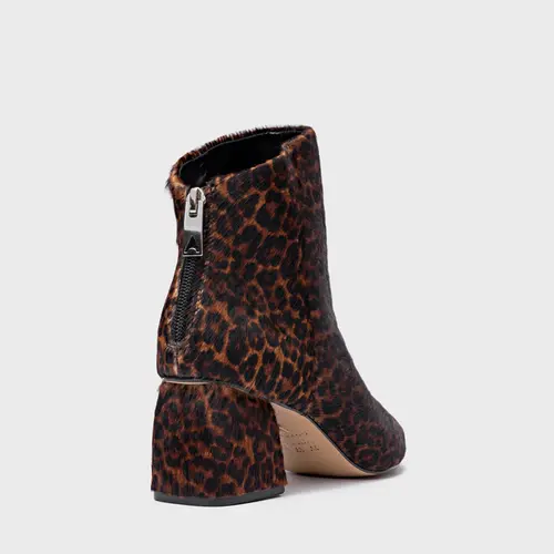 Bota Contour Salto Bloco Pelo Animal Print Brown