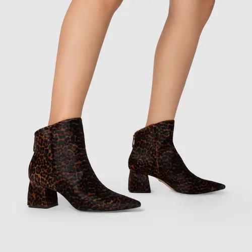 Bota Contour Salto Bloco Pelo Animal Print Brown