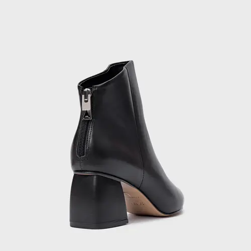 Bota Contour Salto Bloco Couro Preto