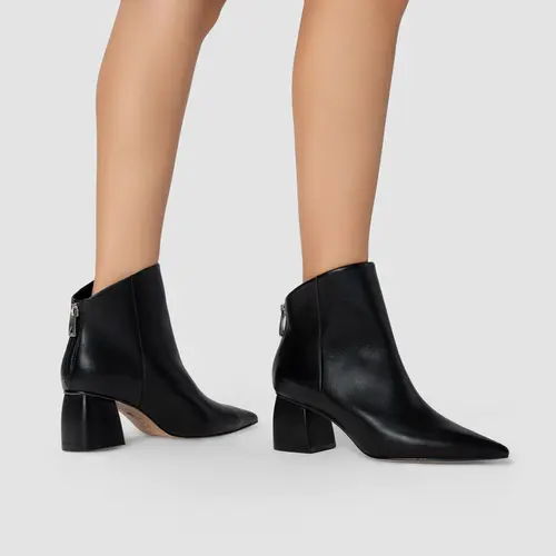 Bota Contour Salto Bloco Couro Preto