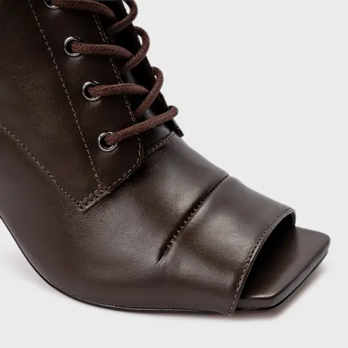 Open Boot Coturno Amarração Salto Uno Marrom Dark Brown