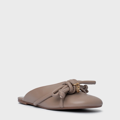 Mule Rasteira Puffy Knot Couro Bege Beaver