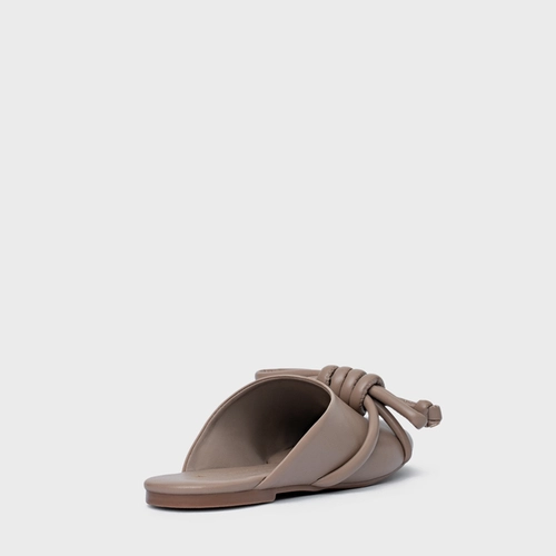 Mule Rasteira Puffy Knot Couro Bege Beaver