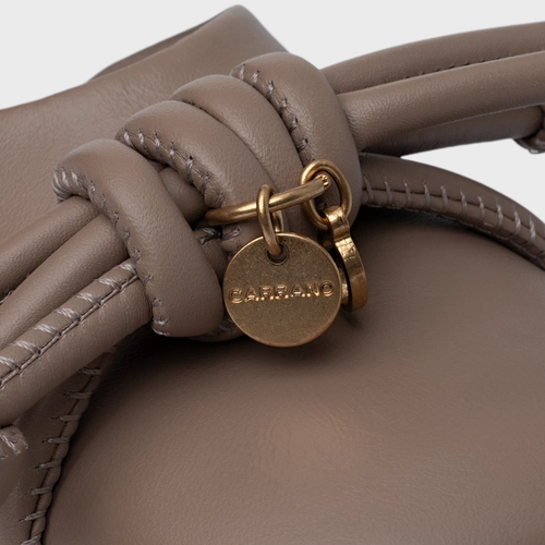 Mule Rasteira Puffy Knot Couro Bege Beaver