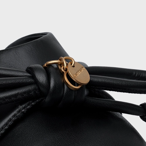 Mule Rasteira Puffy Knot Couro Preto