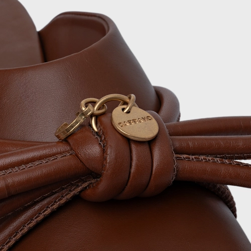Mule Rasteira Puffy Knot Couro Marrom Walnut
