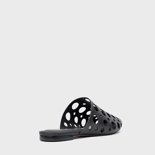 Mule Rasteira Cutout Couro Preto
