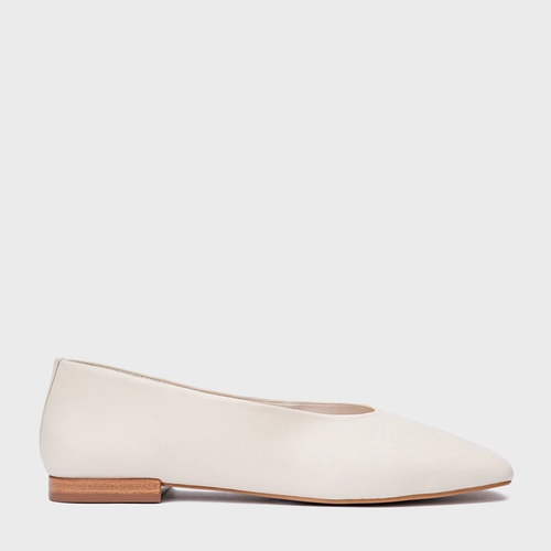 Sapatilha Minimal Bico Quadrado Couro Off White Vanilla