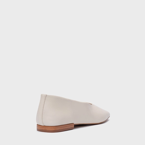 Sapatilha Minimal Bico Quadrado Couro Off White Vanilla