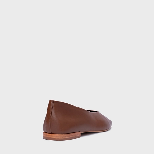 Sapatilha Minimal Bico Quadrado Couro Marrom Walnut