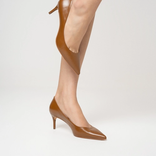 Scarpin Valentina Salto Fino Couro Marrom Gingerbread