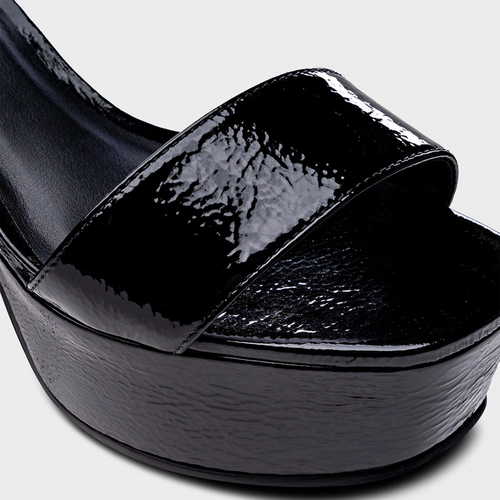 Sandália Plataforma Classic Couro Verniz Preto