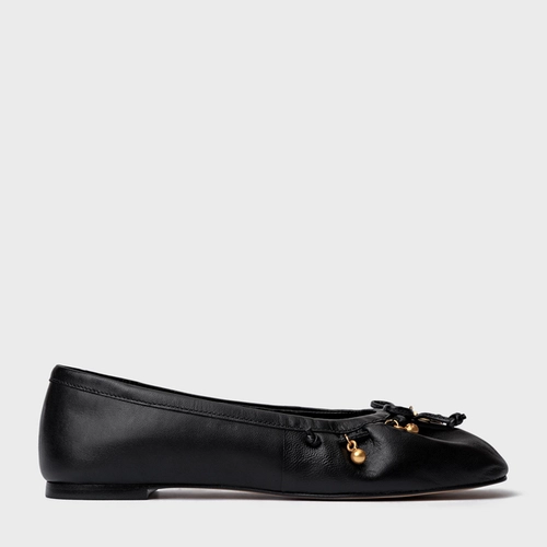 Sapatilha Charm Medalha Couro Preto