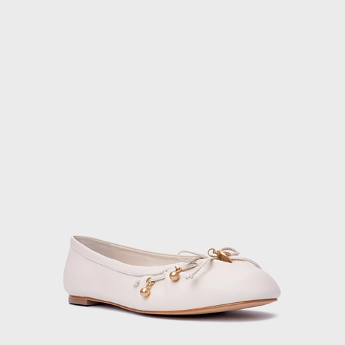Sapatilha Charm Medalha Couro Off White Vanilla