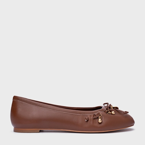 Sapatilha Charm Medalha Couro Marrom Walnut