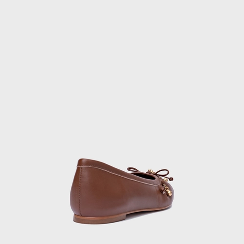 Sapatilha Charm Medalha Couro Marrom Walnut