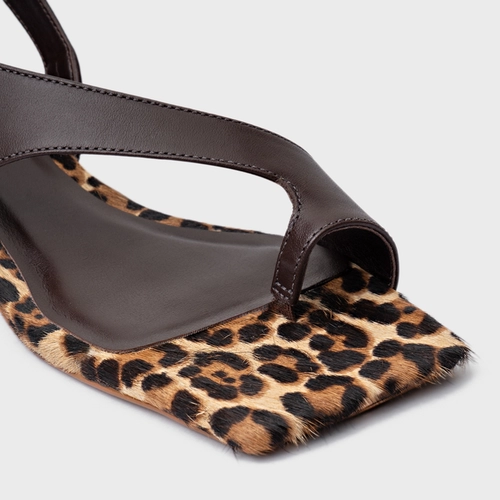 Sandália Cross Salto Baixo Couro Animal Print Ganache