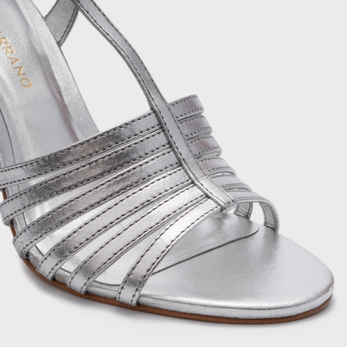 Sandália Strappy Salto Fino Couro Metalizado Prata