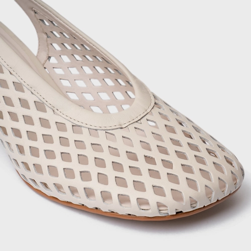 Scarpin Loafer Breeze Salto Oval Couro Off White Vanilla