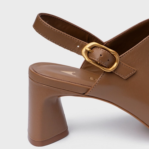 Sandália Close Salto Bloco Couro Marrom Gingerbread