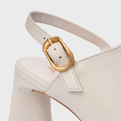 Sandália Close Salto Bloco Couro Off White Vanilla