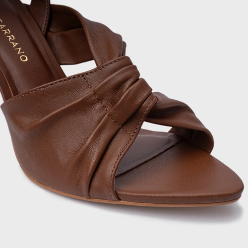Sandália Twisted Salto Fino Couro Marrom Walnut