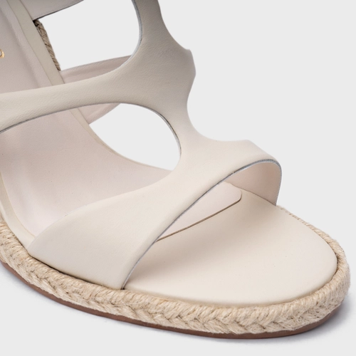 Sandália Triple Tiras Salto Anabela Palha Couro Off White Vanilla
