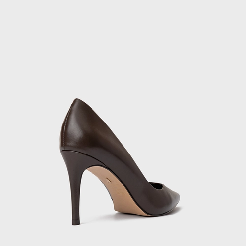Scarpin Beatriz Salto Fino Couro Marrom Ganache
