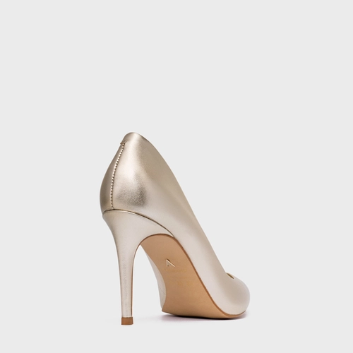 Scarpin Beatriz Salto Fino Couro Metalizado Champagne