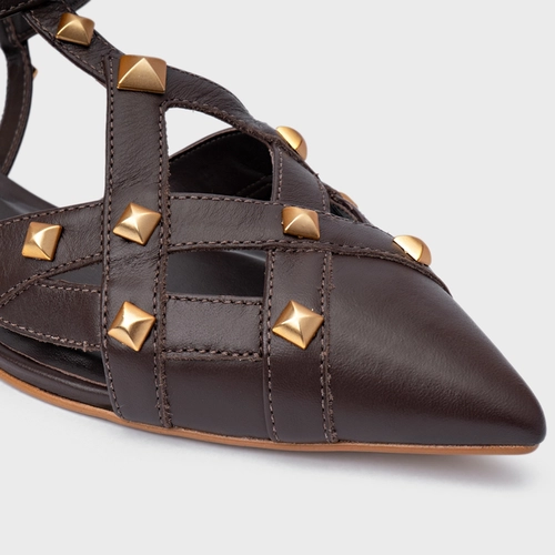 Sapatilha Slingback Tachas Couro Marrom Ganache