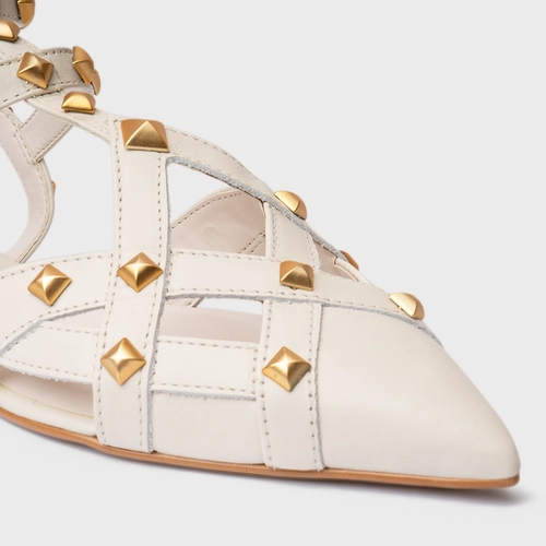 Sapatilha Slingback Tachas Couro Off White Vanilla