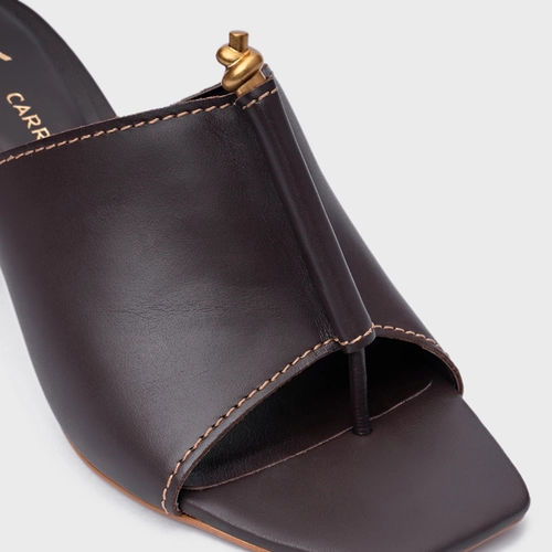 Open Mule Chic Salto Fino Couro Marrom Ganache