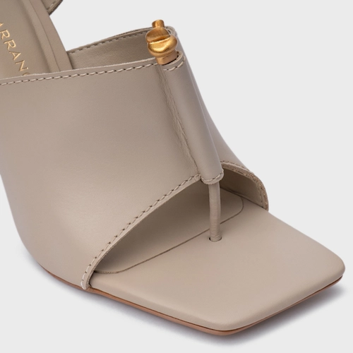 Sandália Chic Salto Fino Couro Bege Oatmeal
