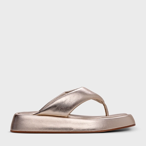 Rasteira Papete Thong Couro Metalizado Champagne